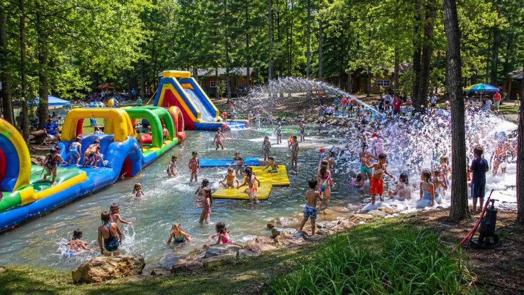 Juegos de agua y actividades deportivas acuáticas 